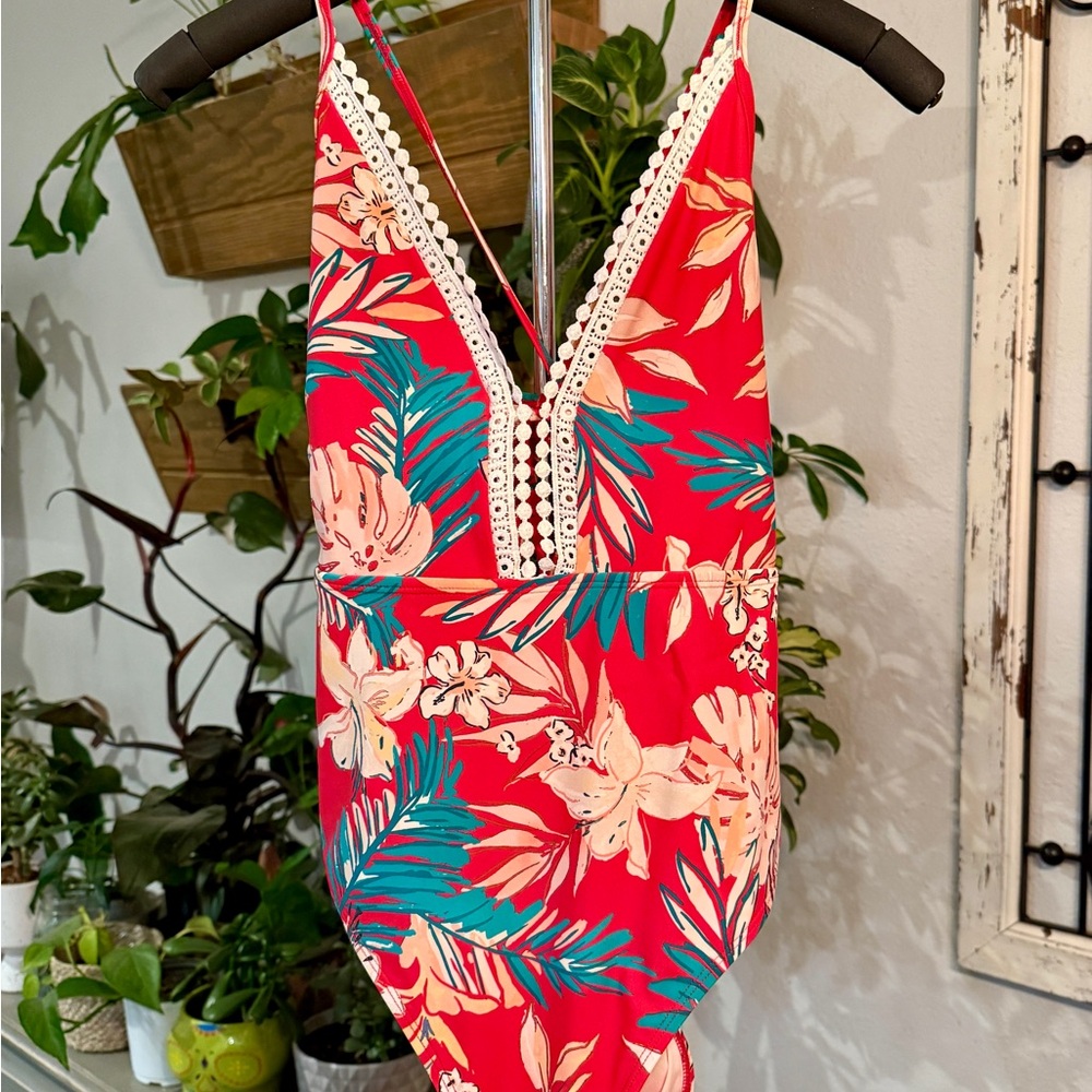 Cupshe One Piece Swimsuit Medium - Floral Tropical Print Plunging Neckline